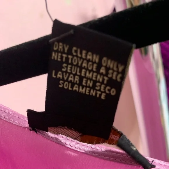 RARE Vintage BCBGMaxAzria 100% Silk Pink One-Shoulder Women's Top - 2 - Picture 6 of 10